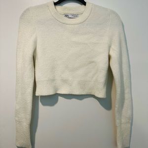 NWOT Zara fuzzy sweater